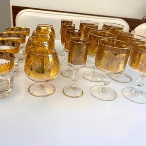 Crystal Italy gold band wine glass set of 20. Vintage 1970